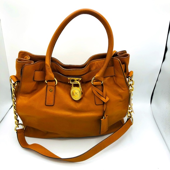 MICHAEL KORS HAMILTON SAFFIANO LEATHER SACHEL